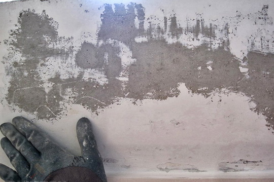 Как снять краску со стен и потолка