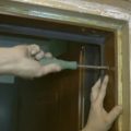 Популярные способы реставрации межкомнатных дверей своими руками