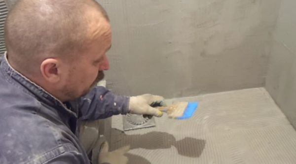 Как установить поддон для душа своими руками