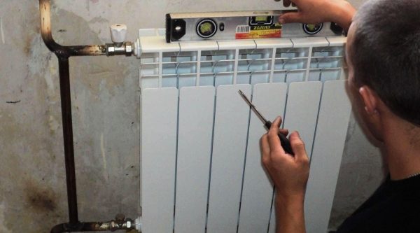Как самостоятельно установить радиатор отопления