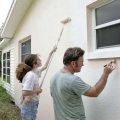 Окраска дома снаружи: видео-инструкция по покраске