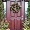 Как украсить двери к Новому году
