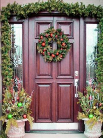 Как украсить двери к Новому году