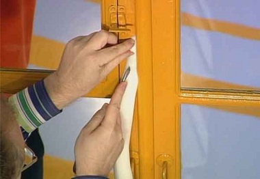 Как утеплять деревянные окна на зиму