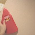 Шпатель для обоев: прижимной, пластиковый и другие, инструкция