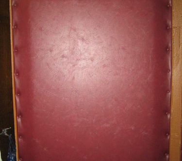 Обивка двери дермантином своими руками: пошаговая инструкция