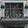 Перила для балкона: виды балконных ограждений, как сделать