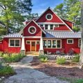 Чем покрасить деревянный дом снаружи: какая краска для наружных
